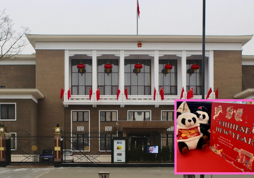 BlaskOnline za zamkniętą bramą Ambasady Chin. Co naprawdę kryje się w środku?