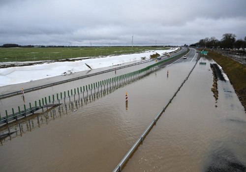 IMGW ostrzega przed roztopami i gęstą mgłą; alerty hydrologiczne I, II i III stopnia