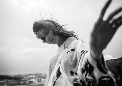 10 oznak, że możesz być intuicyjnym introwertykiem. Do tej grupy należy tylko 1–3 proc. ludzi. To dar, ale też ciężar