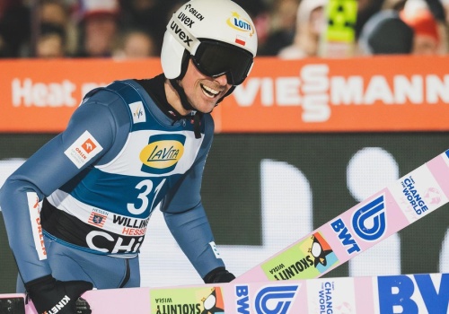 Po pierwszej serii pachniało podium dla Piotra Żyły. W finale Polak zobaczył rekord skoczni!