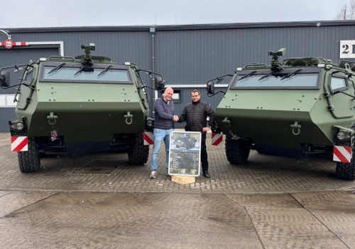 Niemcy odbierają nowe transportery opancerzone