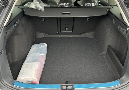 Prawie 700 litrów bagażnika, automat w standardzie i 20 tys. zł mniej. To duże europejskie kombi znów skłania do zastanowienia