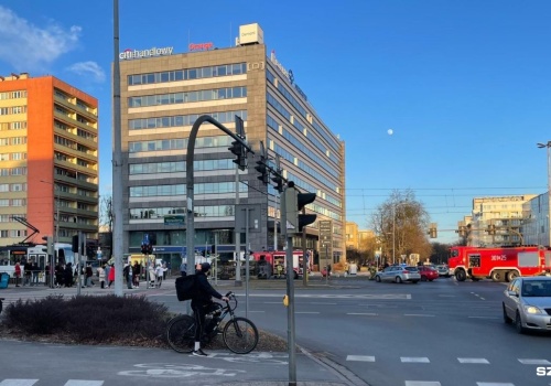 Wypadek w centrum Szczecina. Lądował śmigłowiec LPR