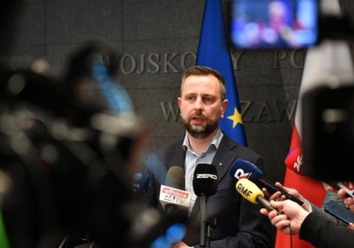 Polska chce przyspieszyć zbrojenia w obliczu wojny w Iranie