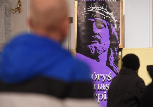 Gorzkie żale. Tu nie chodzi o płacz czy żałobne zawodzenie, ale o współodczuwanie, bycie blisko Jezusa