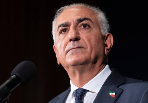 Reza Pahlawi chce przejąć władzę w Iranie. 