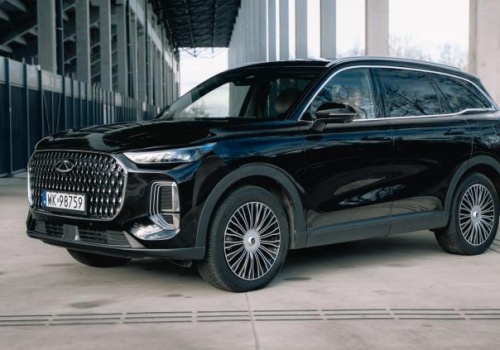 Chery Tiggo 9 Super Hybrid ucieszy całą rodzinę, a na światłach zaskoczy Teslę
