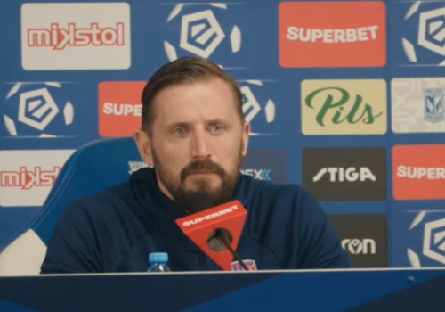 Trener Rakowa po meczu wypalił o sędziach. 