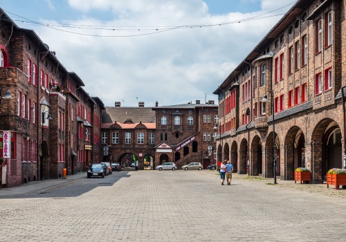 Kilka lat na sprzedaż mieszkań. Ukryta wojna o kupujących?