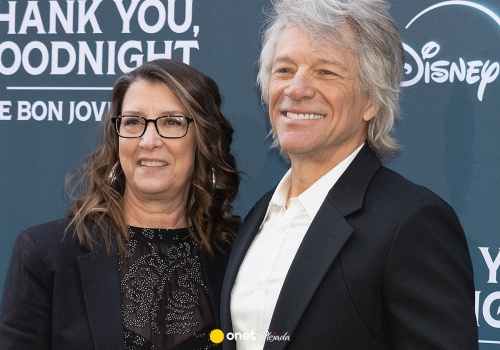 Jon Bon Jovi jest z żoną od czasów szkolnych. Przed ślubem porzucił ją dla młodej aktorki