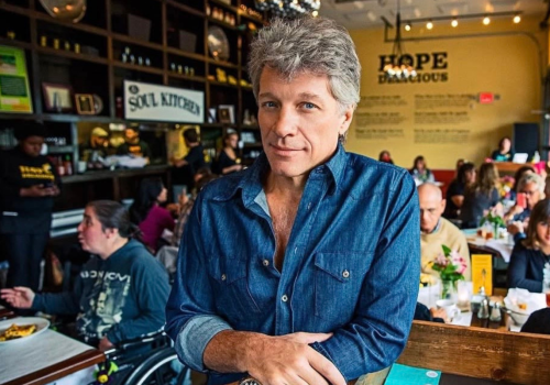 Jon Bon Jovi prowadzi restauracje bez cen. To „najbardziej ludzkie miejsca w USA”