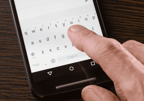 Dostałeś taką wiadomość SMS? Google ostrzega: oszuści czyszczą konta, ale jest na to sposób