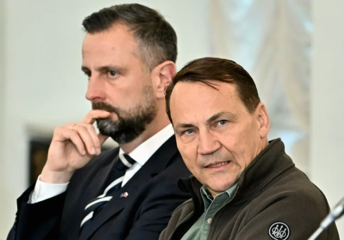 Kosiniak ma żal do Sikorskiego. „Psuje mu układy z Amerykanami”