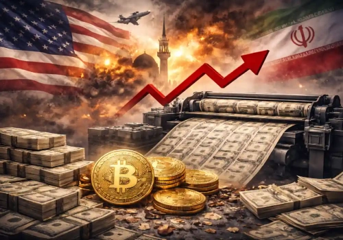 Hayes: Wojna z Iranem wymusi druk dolarów? „To sygnał do kupna Bitcoina”