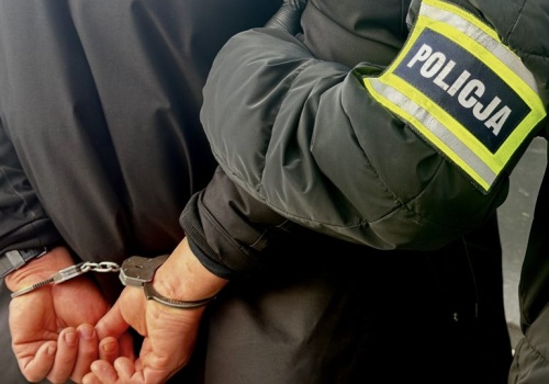Trzy miesiące temu okradli jeden z domów w powiecie radomszczańskim. Teraz odpowiedzą jeszcze za posiadanie narkotyków