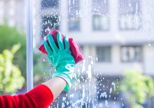 Okna po zimie myję tylko tym. Kurz schodzi w mig, a o smugach nie ma mowy