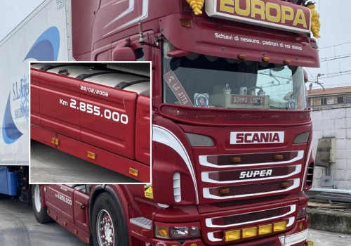 20-letni ciągnik z 2,85 mln km przebiegu, wciąż przy pracy z chłodnią i wciąż atrakcyjny