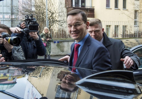 Wyborcy PiS chcą Morawieckiego na premiera! Ale to nie jest dla niego dobra wiadomość