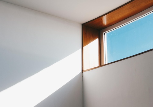 Nadzór budowlany może kazać ci się wyprowadzić przez zbyt niski sufit. Absurdalne przepisy