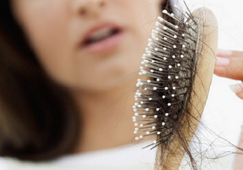 Naukowe podstawy wzrostu włosów i sposoby przywracania gęstości przerzedzonym włosom