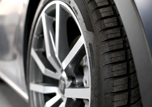 Hakerzy mogą śledzić Twoje auto przez czujniki ciśnienia w oponach