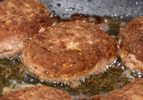 Kotlety mielone po czesku robię częściej niż tradycyjne. Są o niebo smaczniejsze