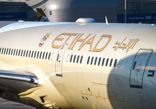 Dziwny ruch Etihad Airways. Air Arabia i Emirates jasno o lotach z ZEA