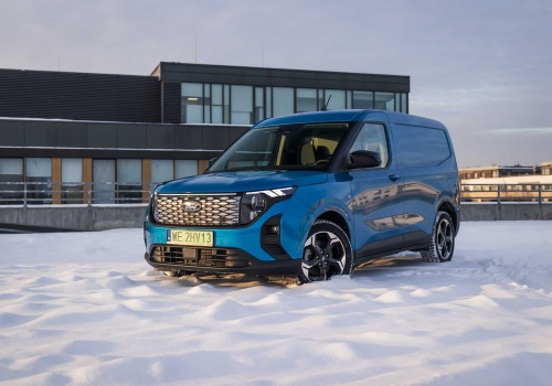 Test: Ford E-Transit Courier Van – lokalny pomocnik