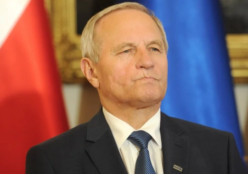 Gen. Koziej o dylemacie Nawrockiego: Powinien to jak najszybciej podpisać