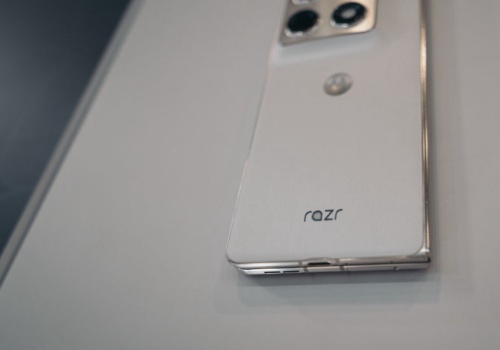 Motorola zawiodła. Miał być telefon dla każdego, jest flagowiec dla bogaczy