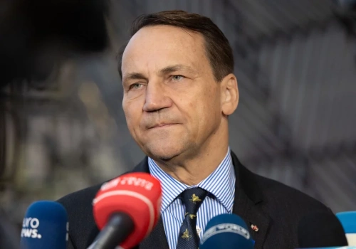 Polscy turyści utknęli w Dubaju. Radosław Sikorski z pilnym apelem