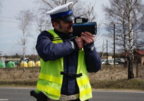 Przypominamy o nowych przepisach – za to mogą zabrać prawo jazdy na 3 miesiące