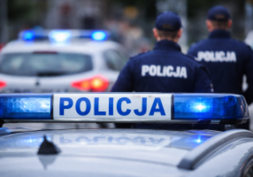 Zasadzka w warszawskim banku. Oszuści „na pracownika” w rękach policji