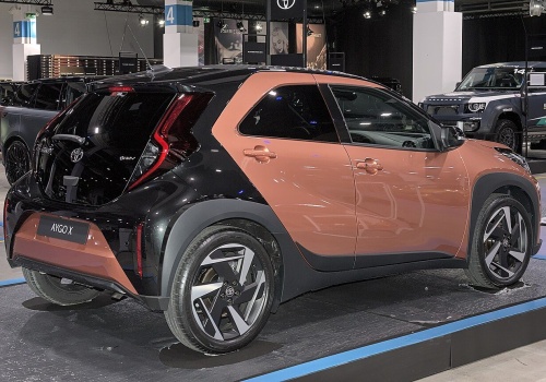 Toyota Aygo X jako przystępna cenowo propozycja w segmencie miejskich crossoverów