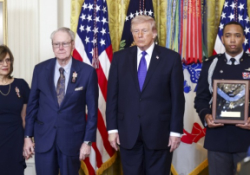 Prezydent Trump pośmiertnie odznaczył sierż. Ollisa, który w Afganistanie uratował polskiego żołnierza