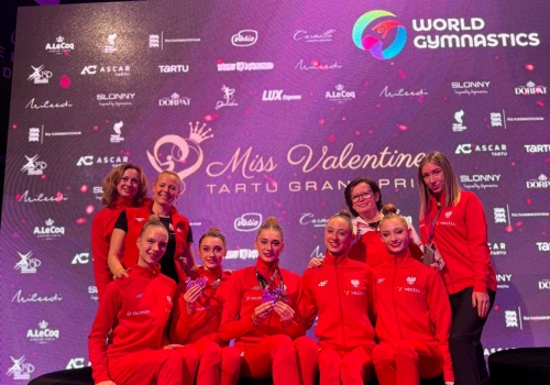 Gimnastyka artystyczna: Siostry Lewińskie rozbiły medalowy bank podczas zawodów otwierających sezon!