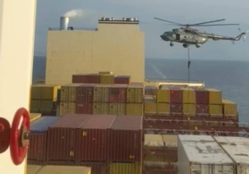 Cieśnina Ormuz zablokowana. Iran: Podpalimy każdy statek, który spróbuje przepłynąć