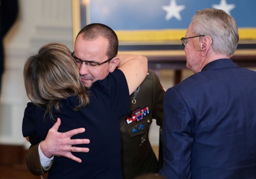 Zasłonił polskiego oficera własnym ciałem i zginął. Medal Honoru dla Michaela Ollisa