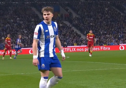 Portugalski dziennik zachwyca się Pietuszewskim. 