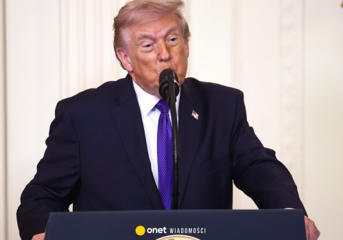 Atak Iranu na ambasadę USA. Donald Trump zapowiada odwet. Podsumowanie nocy