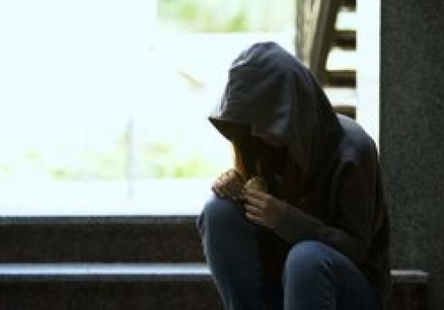 Żyją na ulicy. Za nocleg oczekuje się od nich 