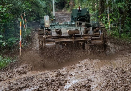 Amerykanie odbudowują zapasy pojazdów pancernych