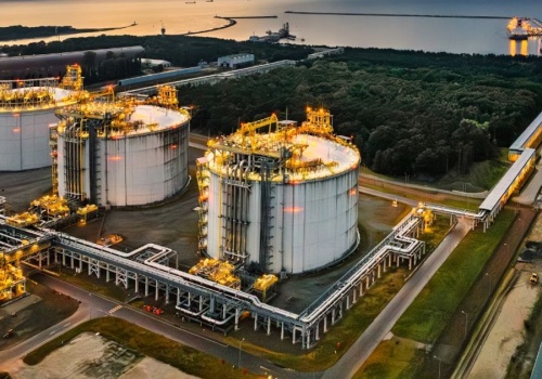 Dostawy gazu i paliw do Polski bez zagrożeń. Co z cenami? Tu już gorzej