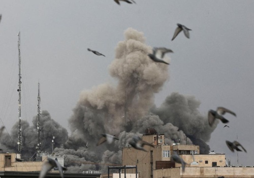 Rynki nadal pod presją, Iran straszy pożogą w Cieśninie Ormuz