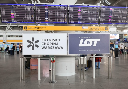 W Warszawie wylądował samolot z Dubaju. Kolejny odwołany