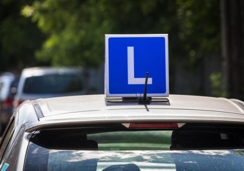 Od teraz 17-latkowie mogą zdawać na prawo jazdy