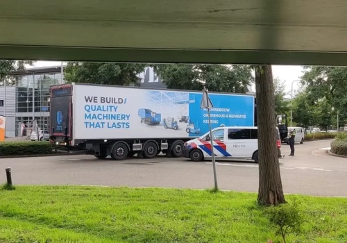 Odpiął pas na czas cofania z naczepą, policjanci zajechali mu drogę i wystawili mandat