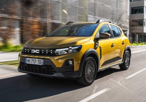 Jeździliśmy najlepszą wersją Dacii Sandero. Ma silnik na LPG, automat i obiecuje 1440 km zasięgu | Pierwsza jazda