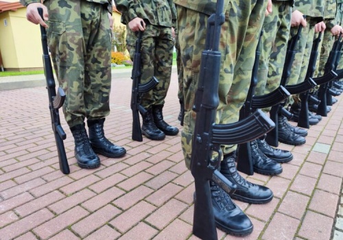 ’Gdzie jest to wojsko w Tarnowie?” – pyta poseł PiS po zapowiedziach MON