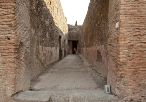 Listy miłosne i polityczne wulgaryzmy. W Pompejach znaleziono starożytne graffiti